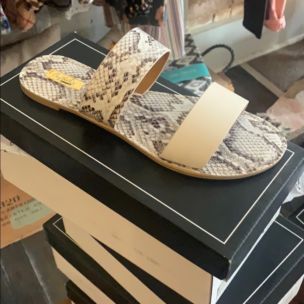 Sandal
